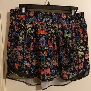 EUC Lululemon floral skort